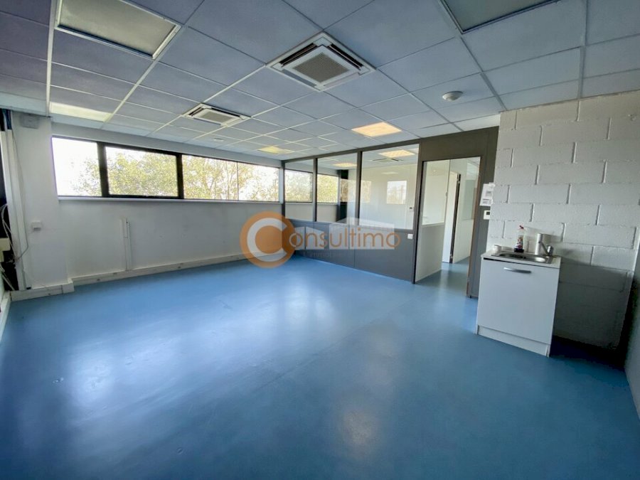Bureau à louer 90 m² - Pessac