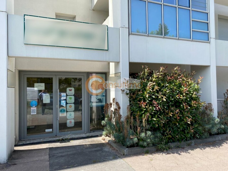 Local commercial à louer 60 m² - Gradignan