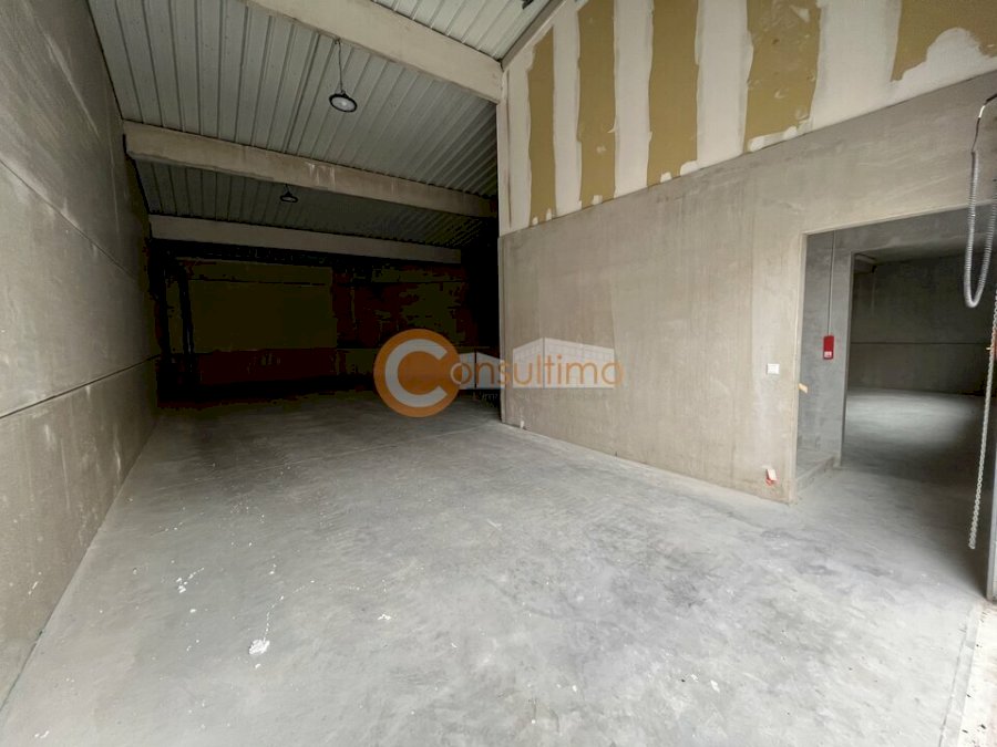 Local d'activité à louer 187 m² - Mios