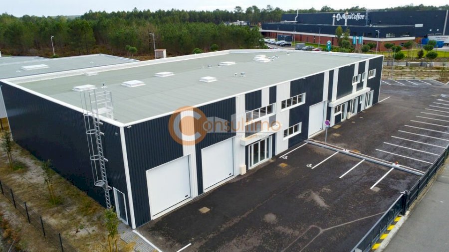 Local d'activité à louer 556 m² - Mios