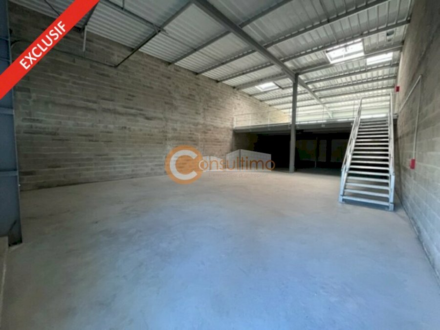 Local d'activité à louer 342 m² - Mios