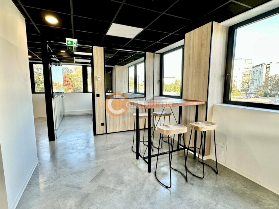 Bureau à louer 25 m² - Talence