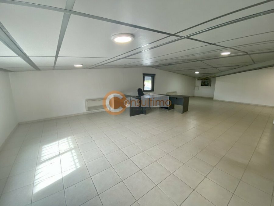 Bureau à louer 63 m² - Montussan