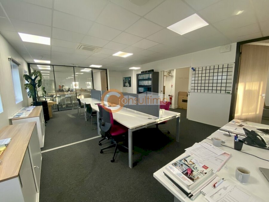 Bureau à acheter 145 m² - Tresses