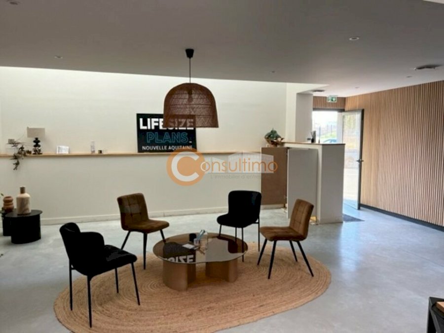 Local d'activité à louer 417 m² - Beychac-et-Caillau