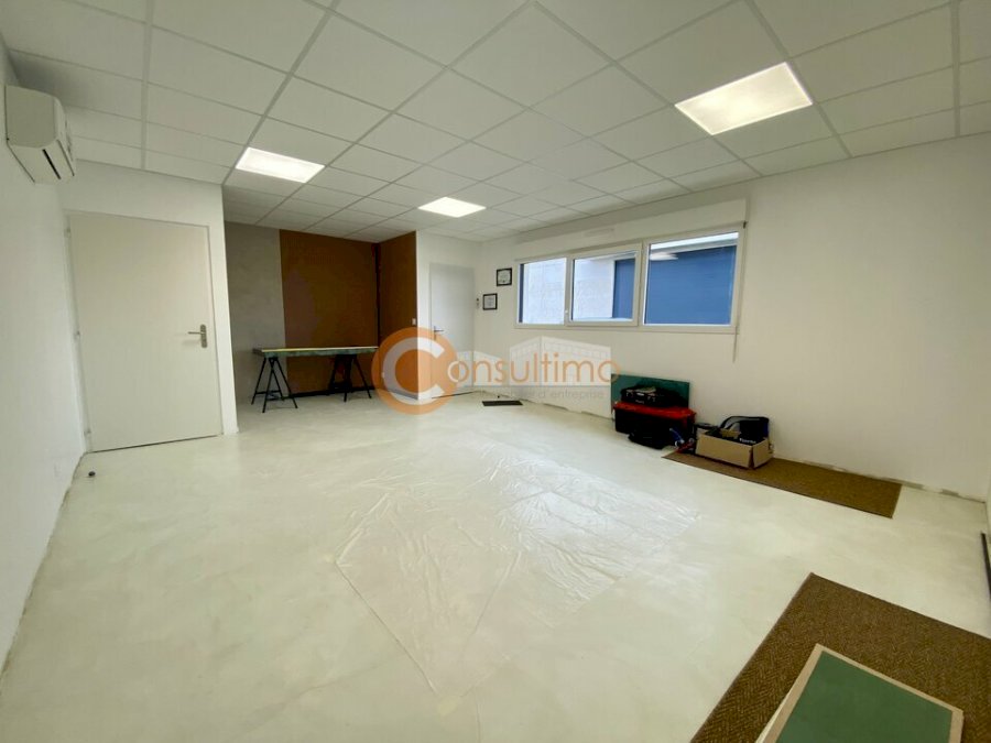 Bureau à louer 31 m² - Saint-Germain-du-Puch