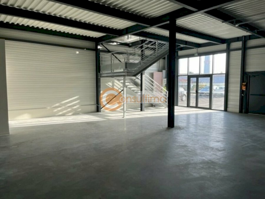 Local d'activité à louer 249 m² - Artigues-près-Bordeaux