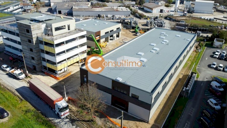 Local d'activité à louer 249 m² - Artigues-près-Bordeaux