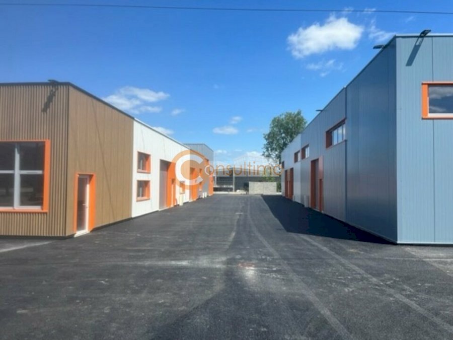 Local d'activité à louer 258 m² - Carbon-Blanc
