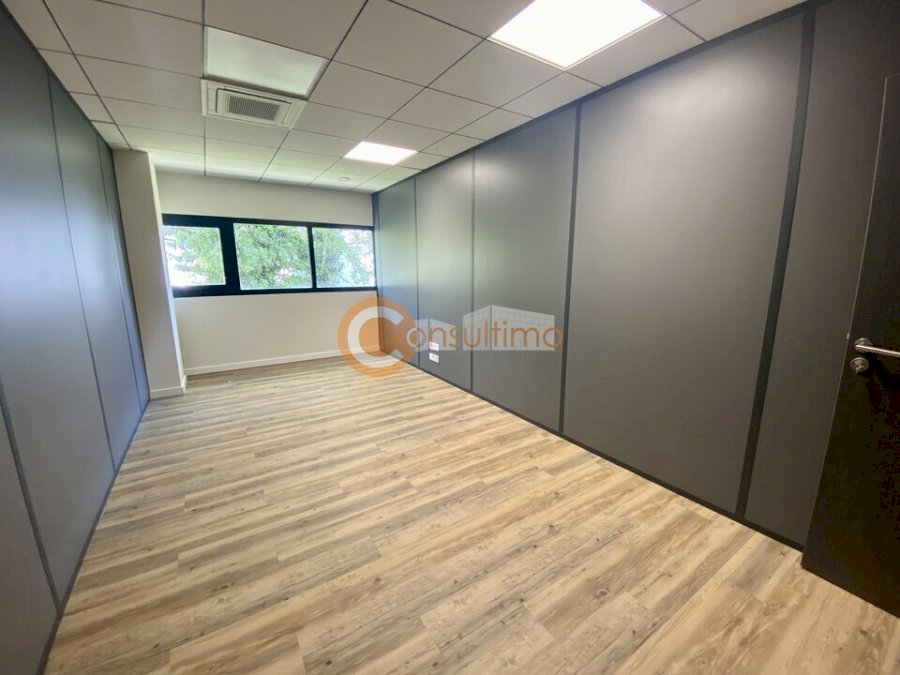 Bureau à louer 105 m² - Villenave-d'Ornon