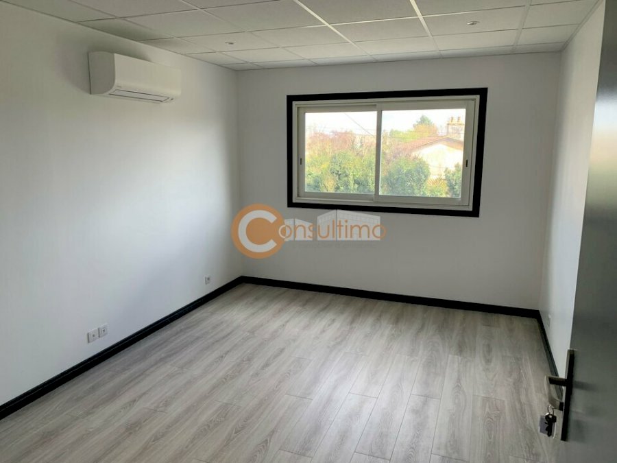 Bureau à louer 24 m² - Gradignan