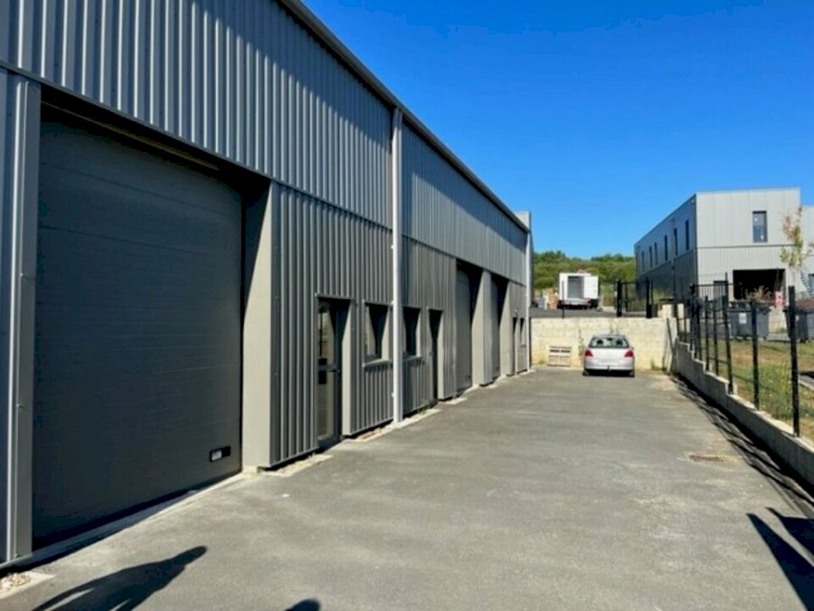 Local d'activité à acheter 400 m² - Saint-Sulpice-et-Cameyrac