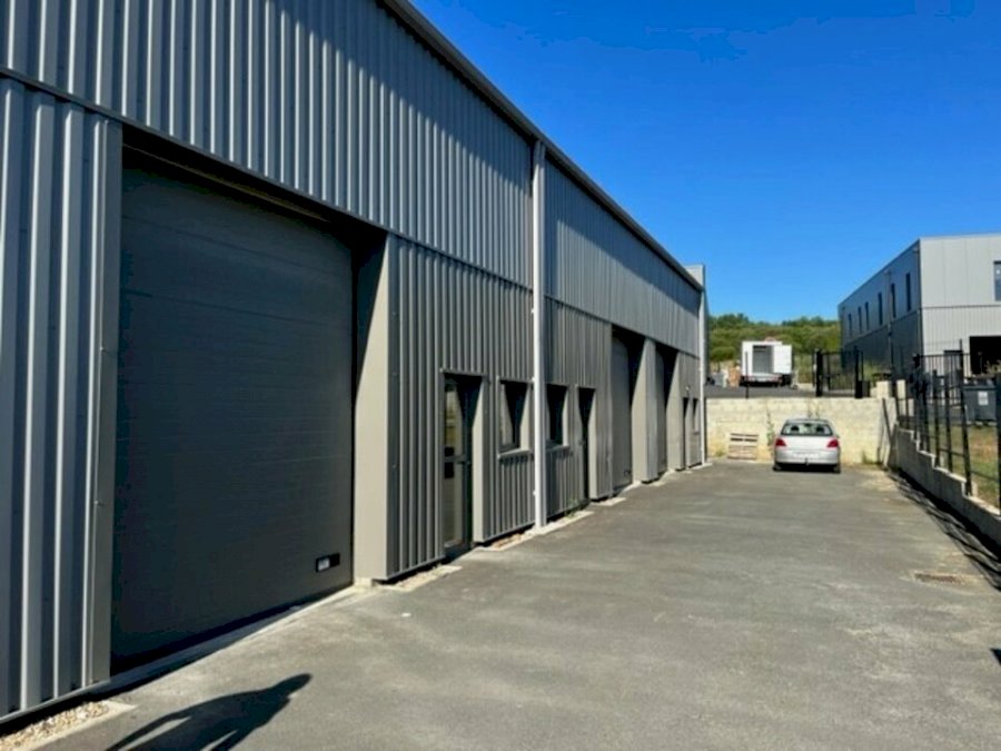 Local d'activité à acheter 400 m² - Saint-Sulpice-et-Cameyrac