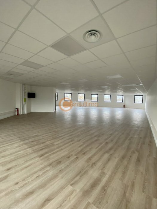 Bureau à acheter 211 m² - Fargues-Saint-Hilaire