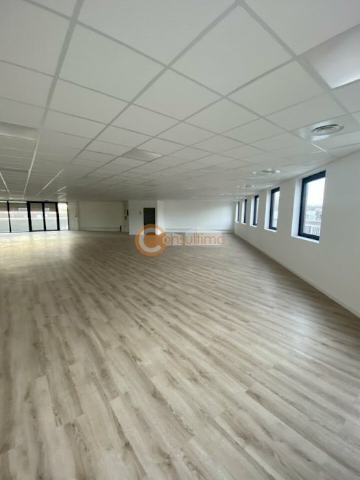 Bureau à acheter 211 m² - Fargues-Saint-Hilaire