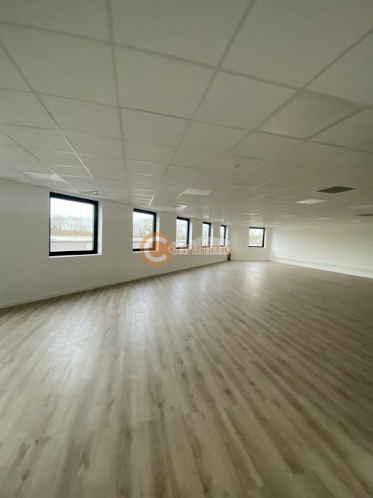 Bureau à acheter 211 m² - Fargues-Saint-Hilaire