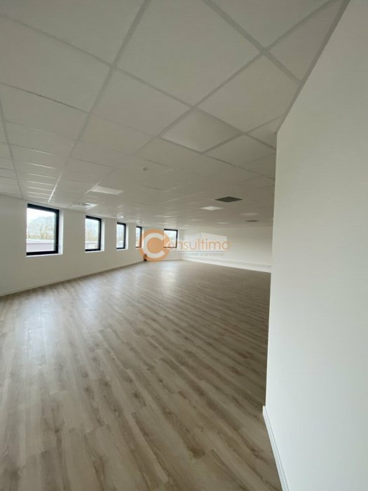 Bureau à acheter 211 m² - Fargues-Saint-Hilaire