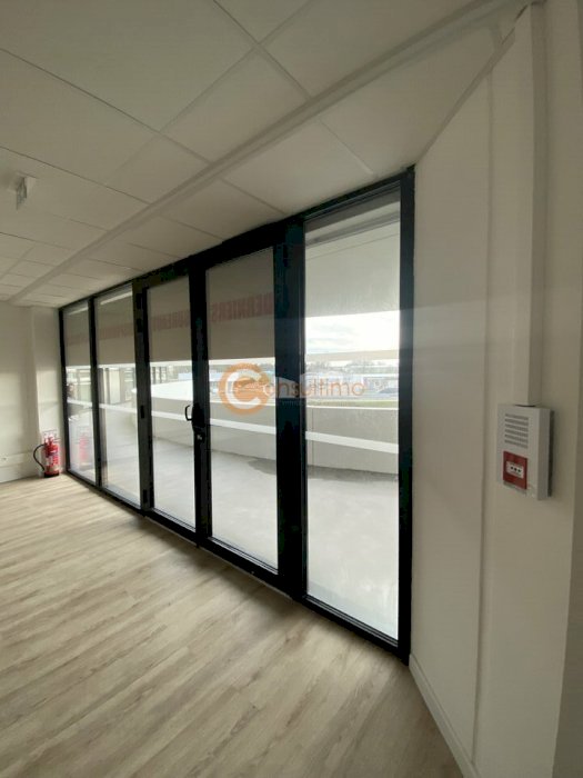 Bureau à acheter 211 m² - Fargues-Saint-Hilaire