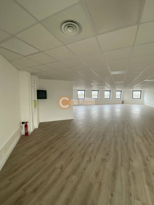 Bureau à acheter 211 m² - Fargues-Saint-Hilaire