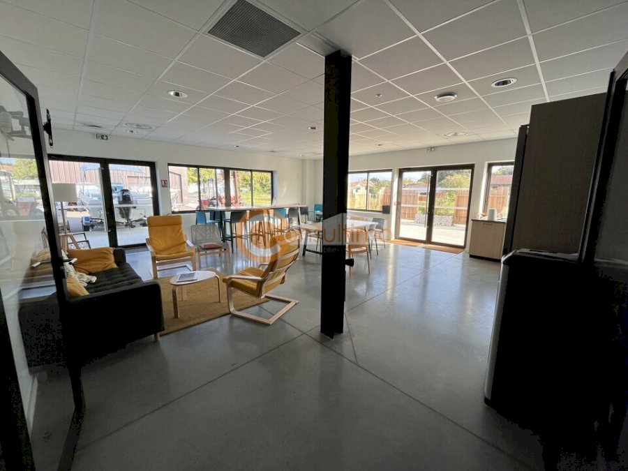 Local d'activité à louer 1550 m² - La Teste-de-Buch