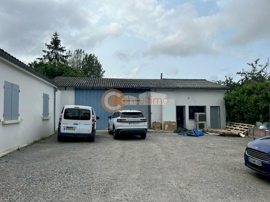 Entrepôt à louer 135 m² - Tresses
