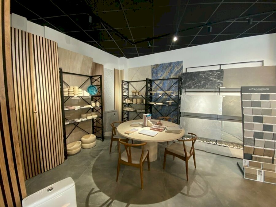 Local commercial à louer 138 m² - Carbon-Blanc