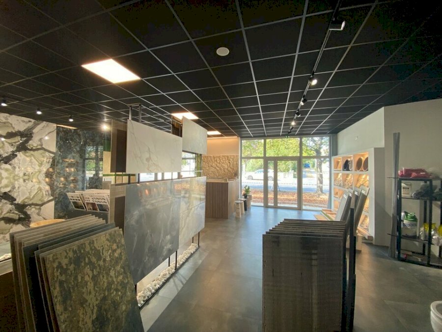 Local commercial à louer 138 m² - Carbon-Blanc