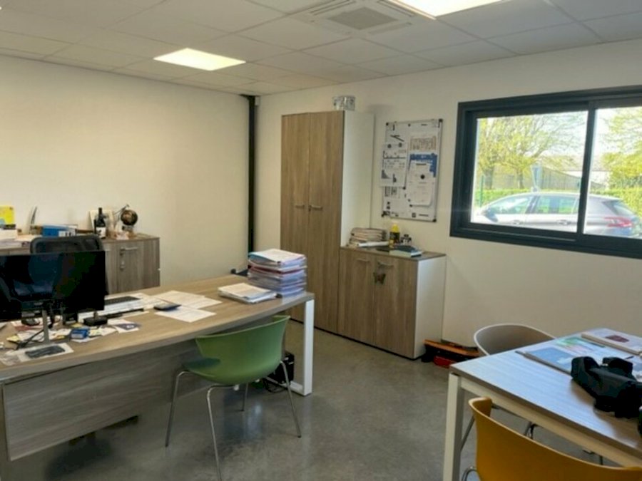 Local d'activité à acheter 1286 m² - Pompignac