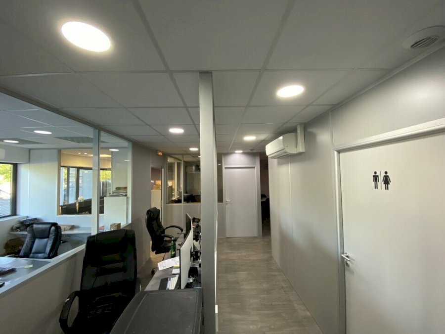 Bureau à louer 179 m² - Pessac