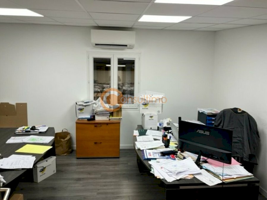 Local d'activité à louer 720 m² - Saint-Loubès Local d'activité à louer 720 m² - Saint-Loubès