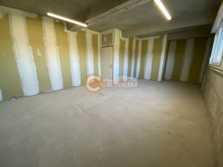 Local d'activité à louer 225 m² - Saint-Germain-du-Puch Local d'activité à louer 225 m² - Saint-Germain-du-Puch