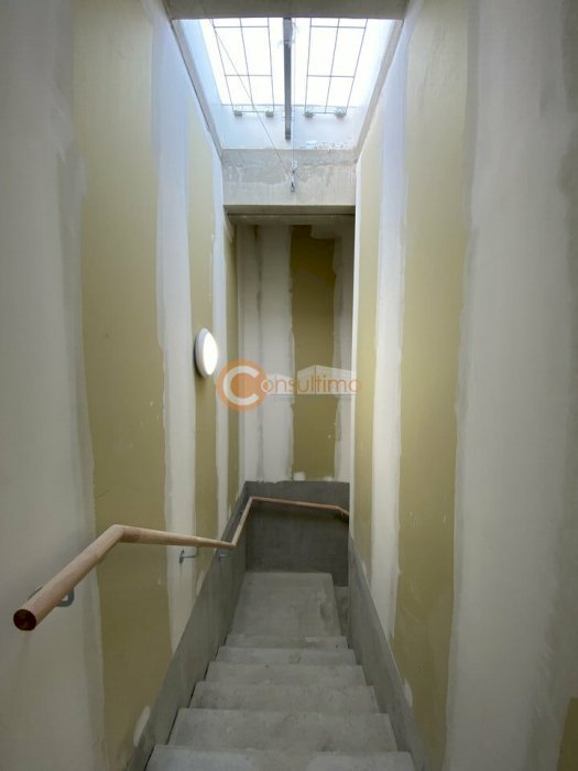 Local d'activité à louer 225 m² - Saint-Germain-du-Puch Local d'activité à louer 225 m² - Saint-Germain-du-Puch