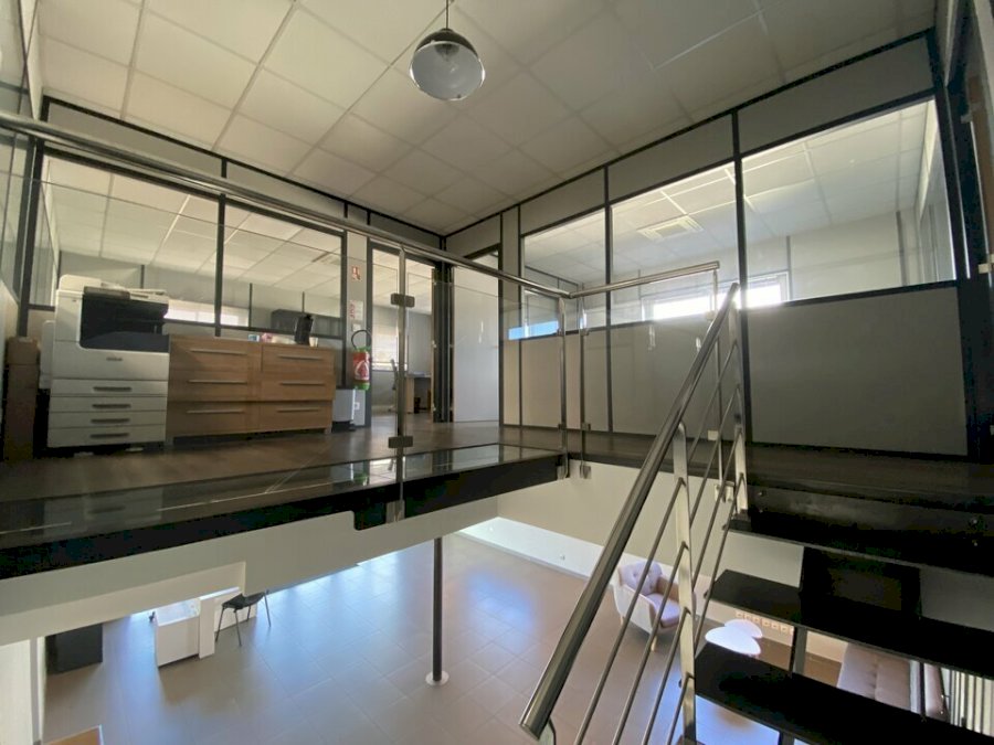 Local d'activité à louer 860 m² - Mios Local d'activité à louer 860 m² - Mios