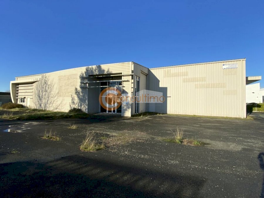 Local commercial à louer 991 m² - Libourne
