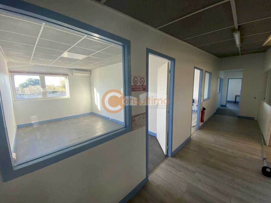 Local commercial à louer 991 m² - Libourne