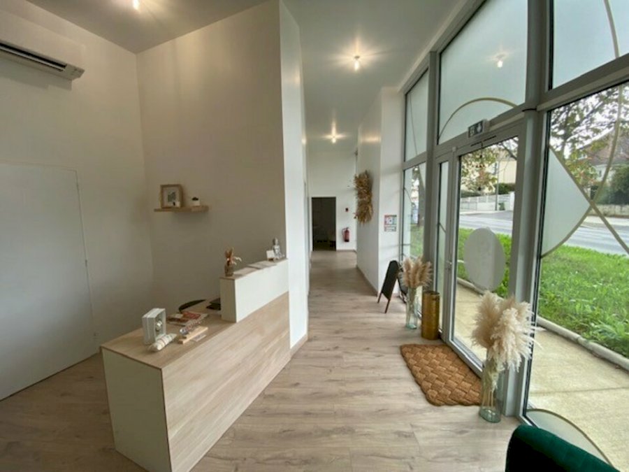 Local commercial à louer 78 m² - Carbon-Blanc