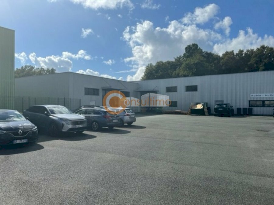 Entrepôt à louer 1700 m² - Eysines