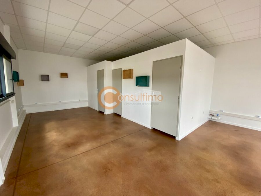 Local commercial à louer 57 m² - Saint-Caprais-de-Bordeaux
