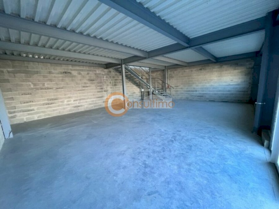 Local d'activité à acheter 725 m² - Mios