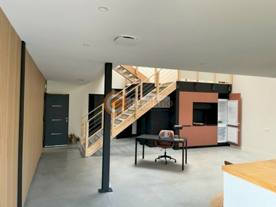 Local d'activité à louer 222 m² - Beychac-et-Caillau