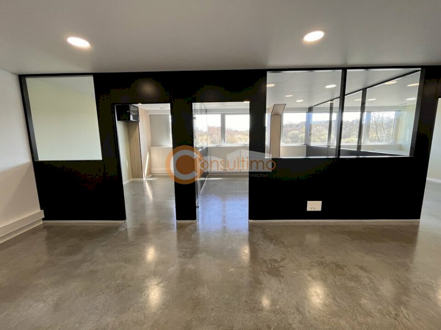 Bureau à acheter 78 m² - Carbon-Blanc