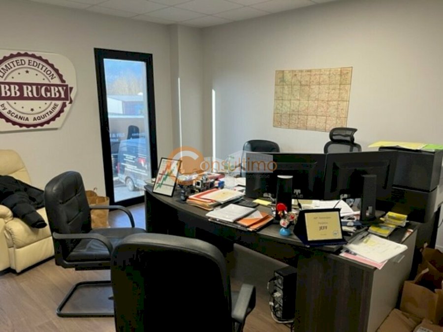 Local d'activité à louer 720 m² - Saint-Loubès