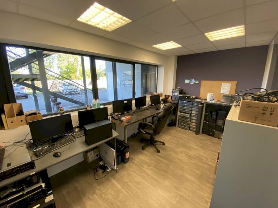 Bureau à louer 179 m² - Pessac