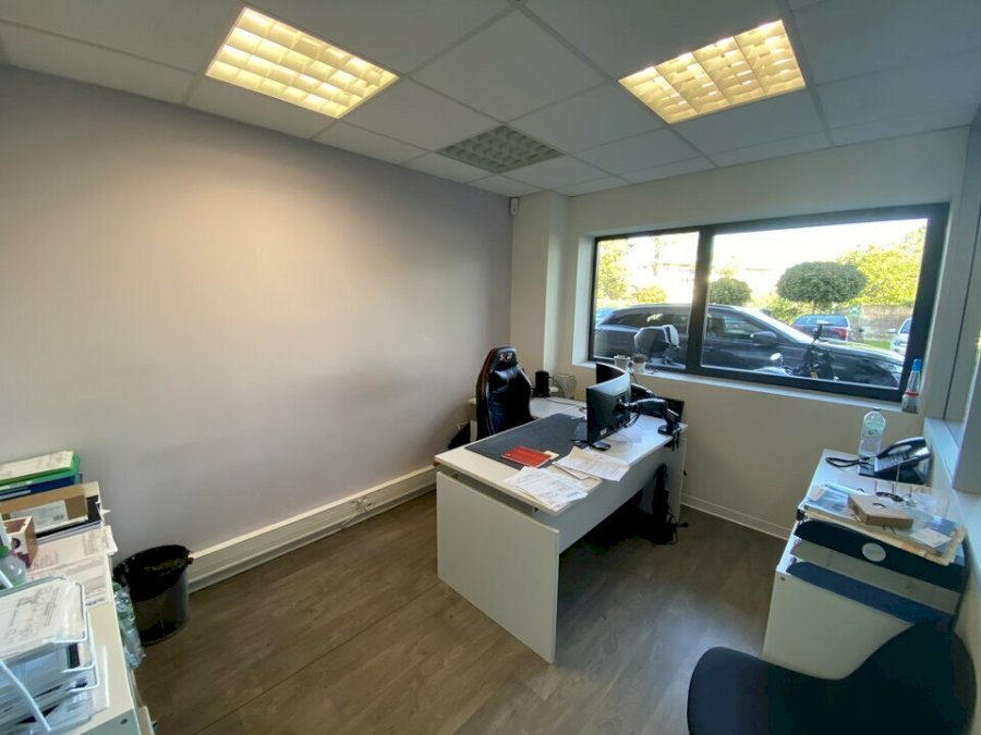 Bureau à louer 179 m² - Pessac