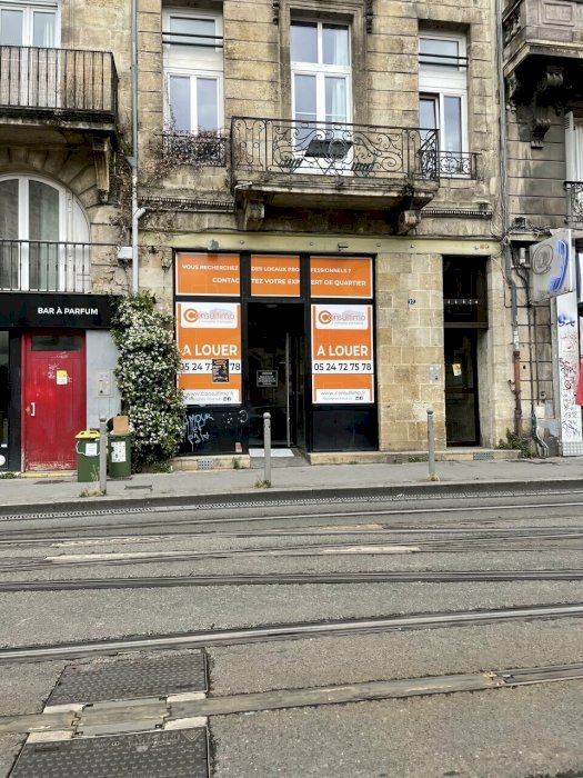 Local commercial à louer 56 m² - Bordeaux