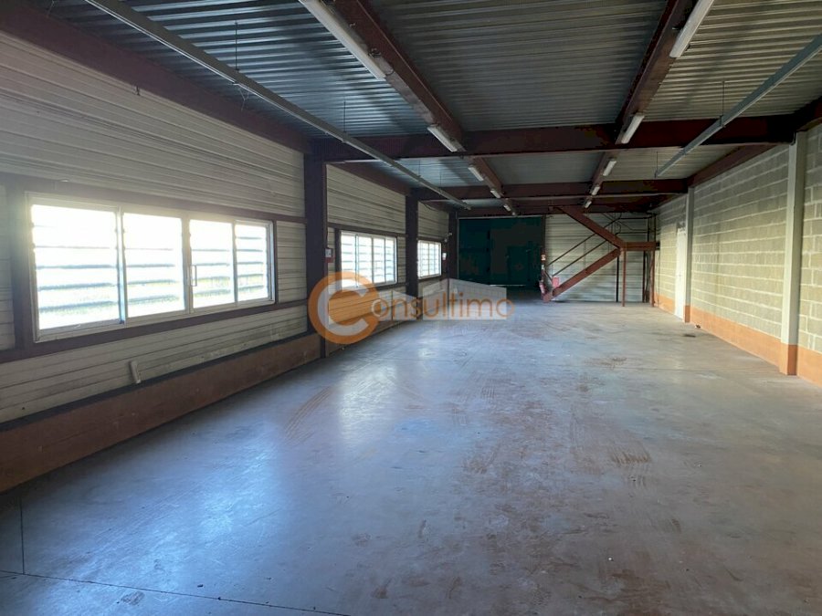 Local commercial à louer 991 m² - Libourne
