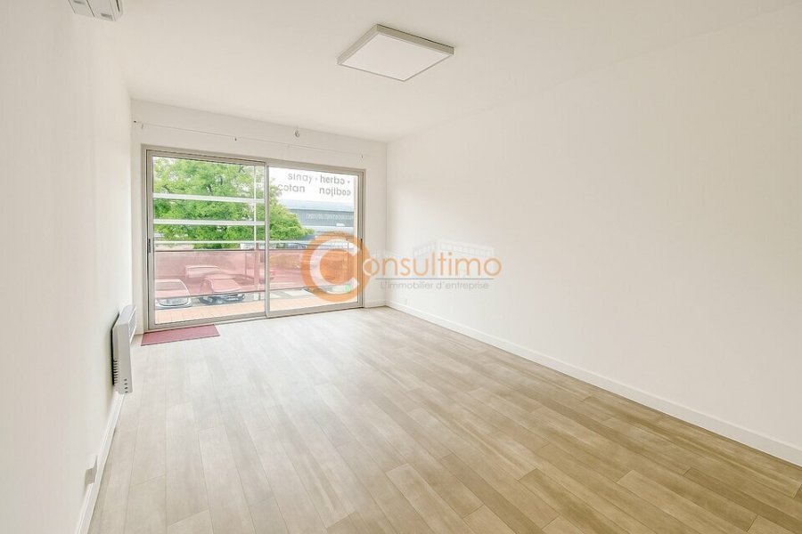 Local commercial à louer 67 m² - Cenon