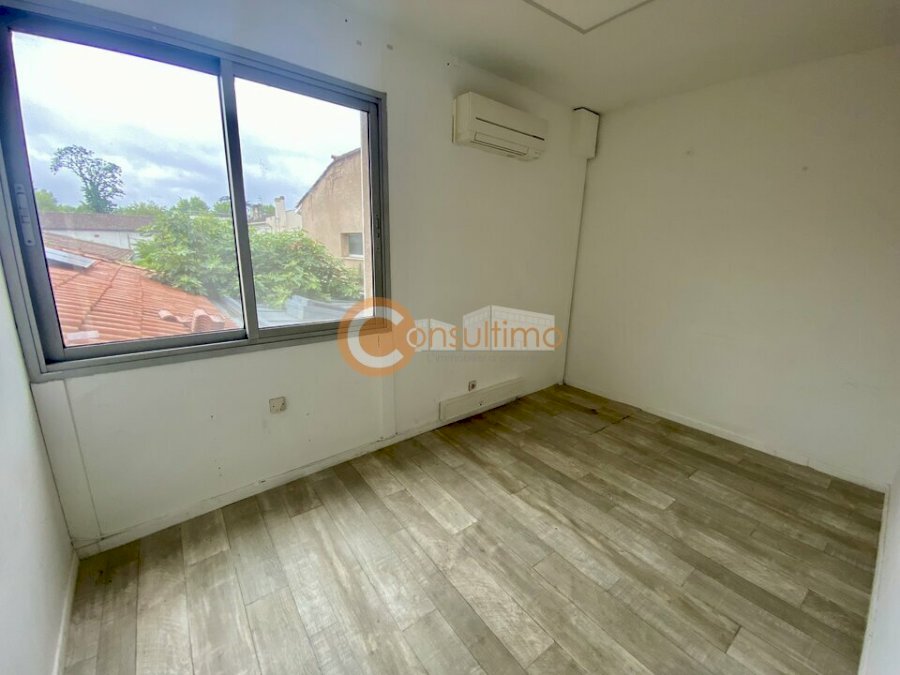 Local commercial à louer 67 m² - Cenon