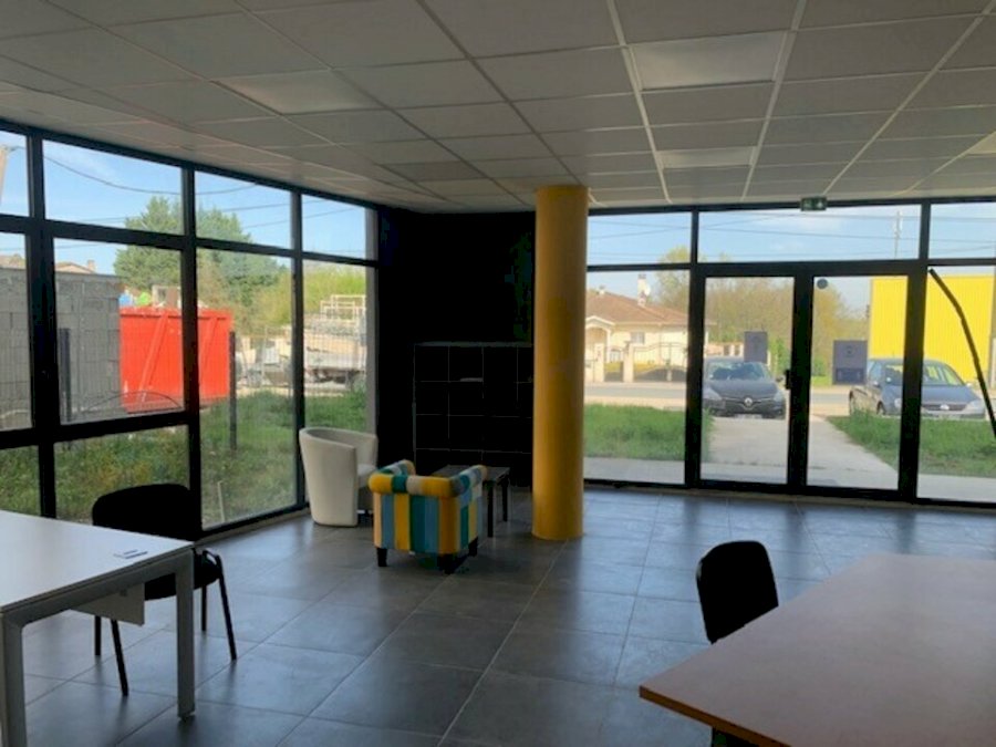 Local commercial à acheter 220 m² - Pompignac