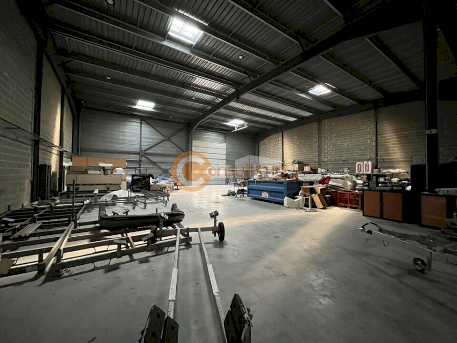 Local d'activité à louer 1550 m² - La Teste-de-Buch